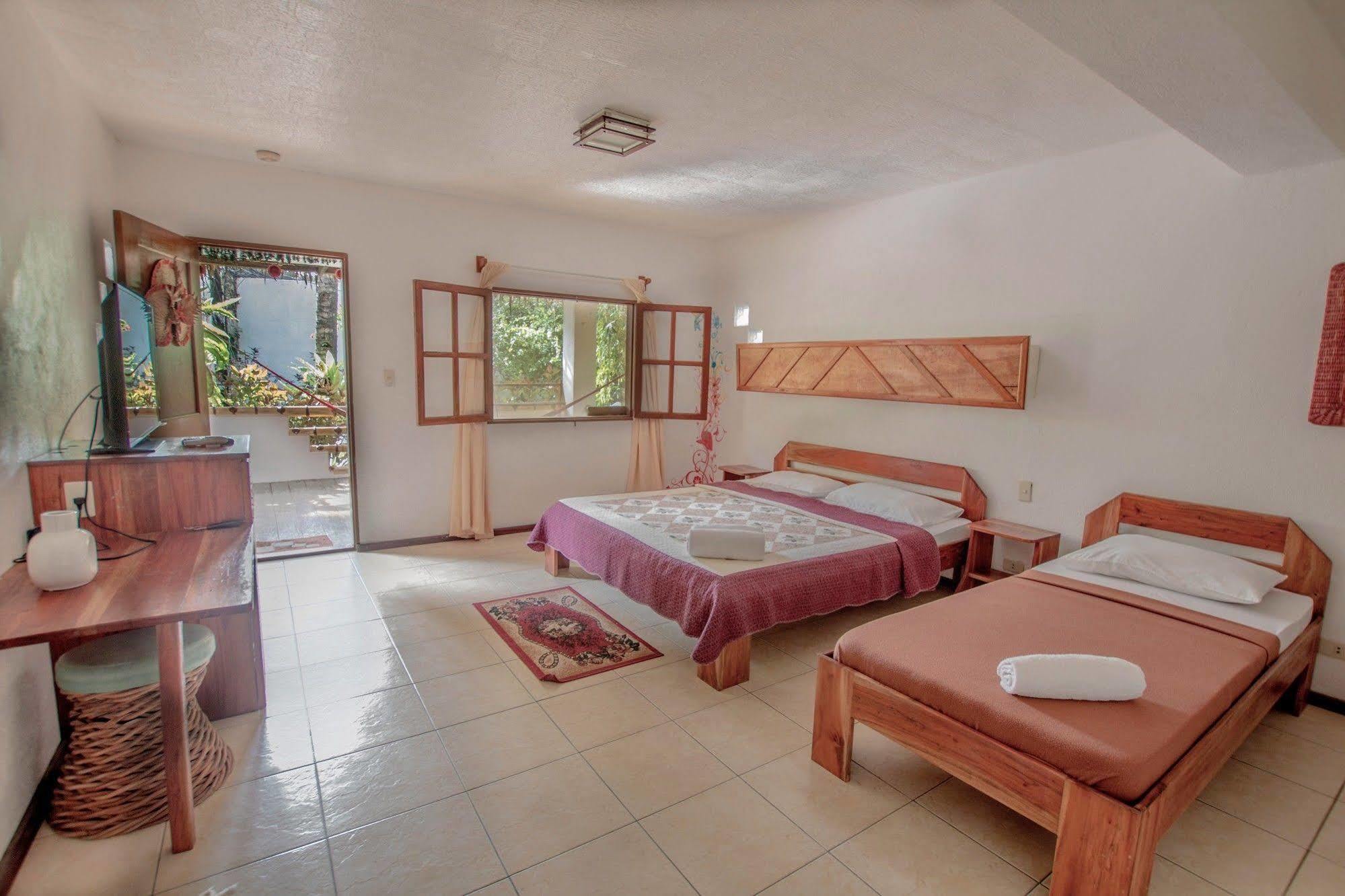 Bamboo Bungalows Resthouse Balabag  Екстер'єр фото