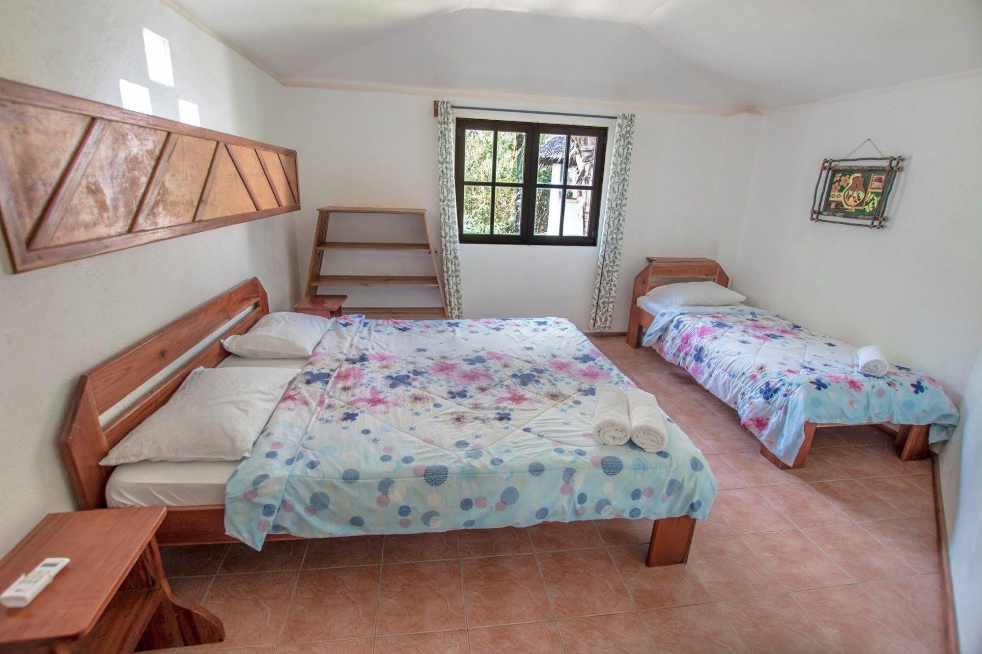 Bamboo Bungalows Resthouse Balabag  Екстер'єр фото