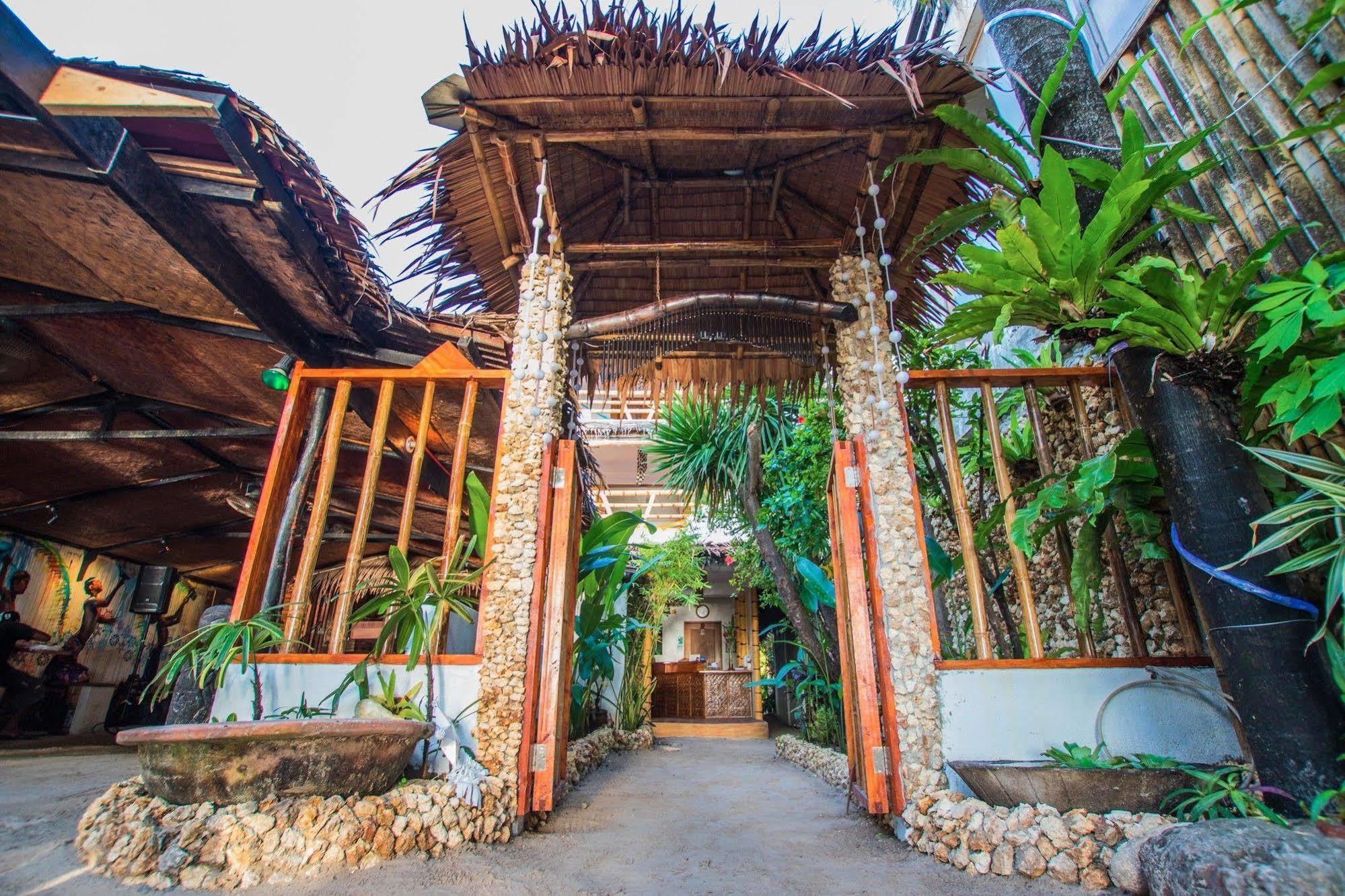 Bamboo Bungalows Resthouse Balabag  Екстер'єр фото